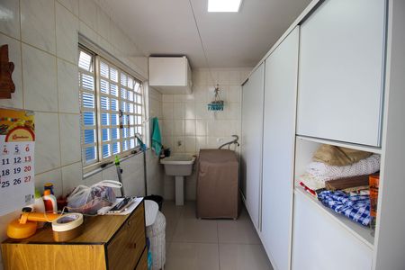 Casa para alugar com 248m², 4 quartos e 1 vaga