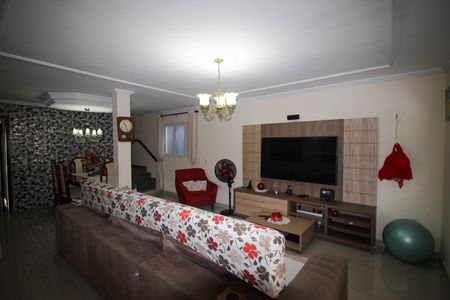 Casa para alugar com 4 quartos, 248m² em Vila Guimaraes, Sorocaba
