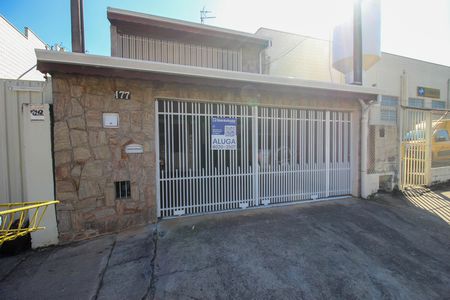 Casa para alugar com 248m², 4 quartos e 1 vaga