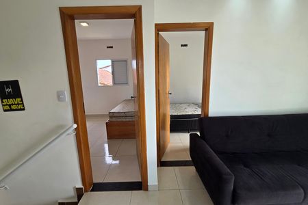 Sala de casa de condomínio para alugar com 2 quartos, 61m² em Jardim Melvi, Praia Grande