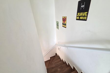Casa de condomínio para alugar com 61m², 2 quartos e 1 vagaEscada