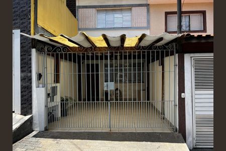 Casa para alugar com 200m², 2 quartos e 1 vaga Casa para alugar com 200m², 2 quartos e 1 vagaFachada