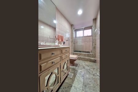 Apartamento para alugar com 362m², 4 quartos e 3 vagas Apartamento para alugar com 362m², 4 quartos e 3 vagasBanheiro social