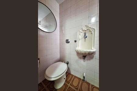 Apartamento para alugar com 362m², 4 quartos e 3 vagas Apartamento para alugar com 362m², 4 quartos e 3 vagasBanheiro de serviço
