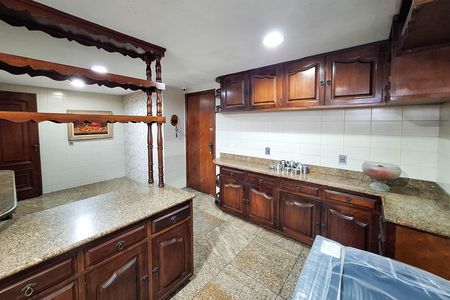 Apartamento para alugar com 362m², 4 quartos e 3 vagas Apartamento para alugar com 362m², 4 quartos e 3 vagasCozinha