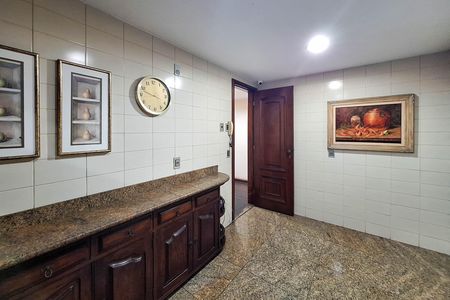 Apartamento para alugar com 362m², 4 quartos e 3 vagas Apartamento para alugar com 362m², 4 quartos e 3 vagasCozinha