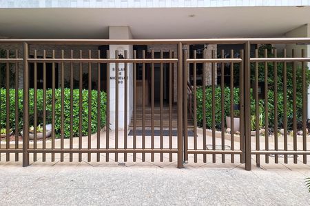 Apartamento para alugar com 362m², 4 quartos e 3 vagas Apartamento para alugar com 362m², 4 quartos e 3 vagasFachada