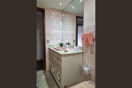 Apartamento para alugar com 362m², 4 quartos e 3 vagas Apartamento para alugar com 362m², 4 quartos e 3 vagasBanheiro social