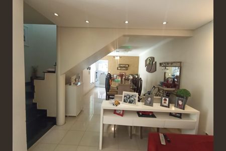 Sala de casa para alugar com 2 quartos, 156m² em Vila Prel, São Paulo
