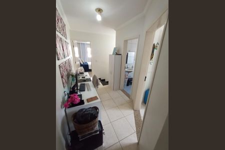 Corredor de casa para alugar com 2 quartos, 156m² em Vila Prel, São Paulo
