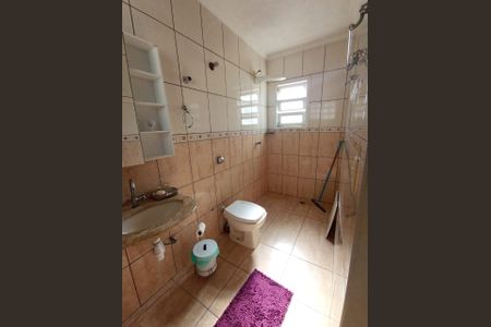 Casa para alugar com 156m², 2 quartos e 2 vagasBanheiro 