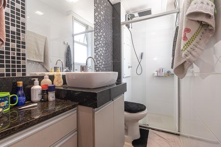 Apartamento à venda com 75m², 3 quartos e 2 vagas Apartamento à venda com 75m², 3 quartos e 2 vagasBanheiro da Suíte