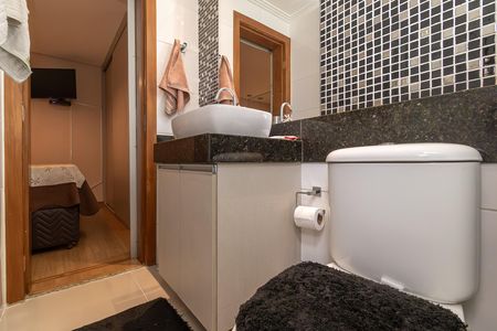 Apartamento à venda com 75m², 3 quartos e 2 vagas Apartamento à venda com 75m², 3 quartos e 2 vagasBanheiro da Suíte