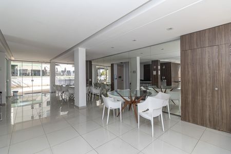 Apartamento à venda com 75m², 3 quartos e 2 vagas Apartamento à venda com 75m², 3 quartos e 2 vagasÁrea comum - Salão de festas