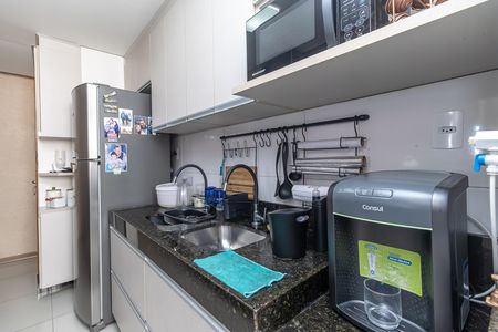 Cozinha de apartamento à venda com 3 quartos, 75m² em Ouro Preto, Belo Horizonte