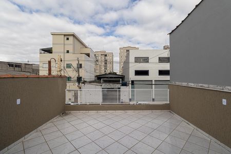 Casa para alugar com 114m², 2 quartos e 2 vagas Casa para alugar com 114m², 2 quartos e 2 vagasVaranda