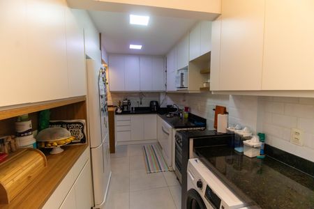 Apartamento à venda com 100m², 3 quartos e sem vagaCozinha e Área de Serviço