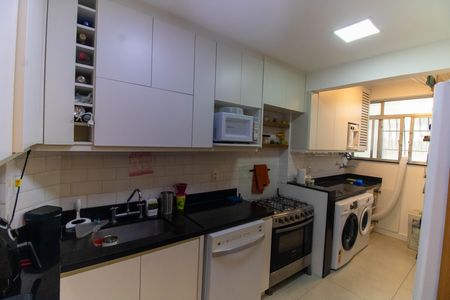 Apartamento à venda com 100m², 3 quartos e sem vagaCozinha e Área de Serviço