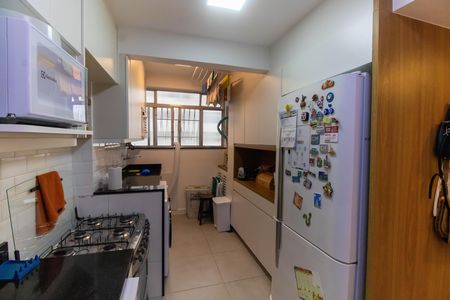 Apartamento à venda com 100m², 3 quartos e sem vagaCozinha e Área de Serviço