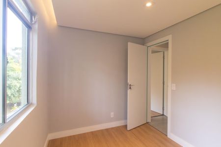 Quarto 1 de apartamento à venda com 2 quartos, 45m² em Santa Cândida, Curitiba