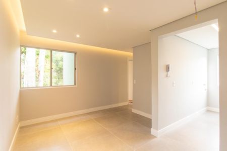 Sala de apartamento à venda com 2 quartos, 45m² em Santa Cândida, Curitiba