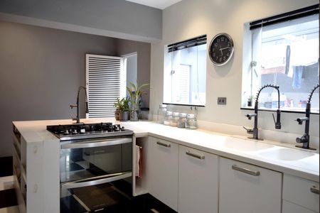 Casa à venda com 312m², 4 quartos e 3 vagasCozinha