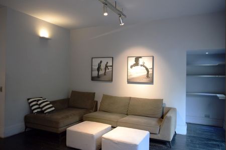 Casa à venda com 312m², 4 quartos e 3 vagasSala de estar