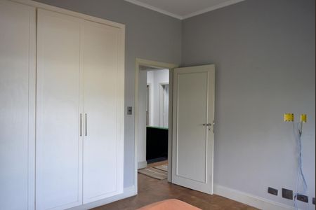Casa à venda com 312m², 4 quartos e 3 vagasQuarto 2