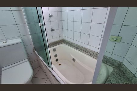 Casa para alugar com 180m², 3 quartos e 2 vagas Casa para alugar com 180m², 3 quartos e 2 vagasBanheiro Suíte