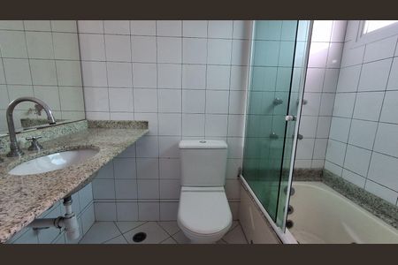 Casa para alugar com 180m², 3 quartos e 2 vagas Casa para alugar com 180m², 3 quartos e 2 vagasBanheiro Suíte