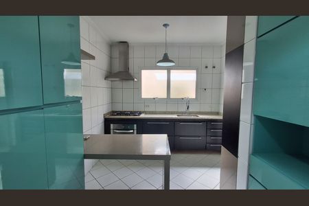Casa para alugar com 180m², 3 quartos e 2 vagas Casa para alugar com 180m², 3 quartos e 2 vagasCozinha