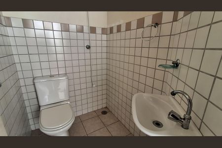 Casa para alugar com 180m², 3 quartos e 2 vagas Casa para alugar com 180m², 3 quartos e 2 vagasBanheiro edicula