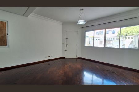 Casa para alugar com 180m², 3 quartos e 2 vagas Casa para alugar com 180m², 3 quartos e 2 vagasSala