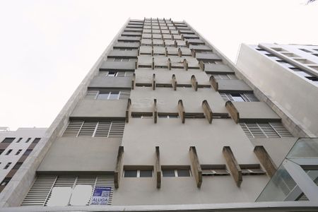 Apartamento para alugar com 70m², 2 quartos e 1 vaga Apartamento para alugar com 70m², 2 quartos e 1 vagaFachada
