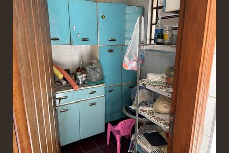 Casa à venda com 180m², 5 quartos e 5 vagas Casa à venda com 180m², 5 quartos e 5 vagasDispensa