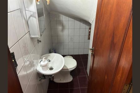 Casa à venda com 180m², 5 quartos e 5 vagas Casa à venda com 180m², 5 quartos e 5 vagasBanheiro
