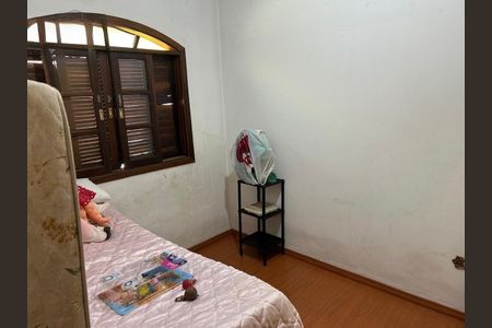 Casa à venda com 180m², 5 quartos e 5 vagas Casa à venda com 180m², 5 quartos e 5 vagasQuarto
