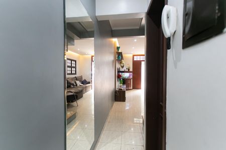 Casa de condomínio à venda com 200m², 3 quartos e 2 vagas Casa de condomínio à venda com 200m², 3 quartos e 2 vagasCorredor