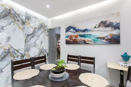 Casa de condomínio à venda com 200m², 3 quartos e 2 vagas Casa de condomínio à venda com 200m², 3 quartos e 2 vagasSala de Jantar