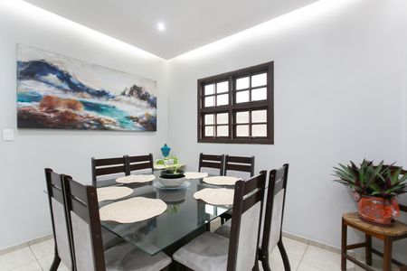 Casa de condomínio à venda com 200m², 3 quartos e 2 vagas Casa de condomínio à venda com 200m², 3 quartos e 2 vagasSala de Jantar