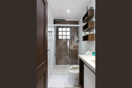 Casa de condomínio à venda com 200m², 3 quartos e 2 vagas Casa de condomínio à venda com 200m², 3 quartos e 2 vagasBanheiro 2