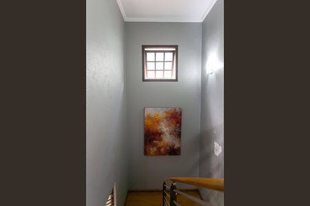 Casa de condomínio à venda com 200m², 3 quartos e 2 vagas Casa de condomínio à venda com 200m², 3 quartos e 2 vagasEscada