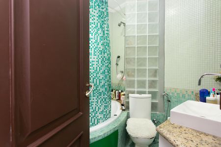 Casa de condomínio à venda com 200m², 3 quartos e 2 vagas Casa de condomínio à venda com 200m², 3 quartos e 2 vagasBanheiro 1