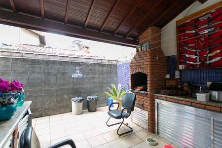 Casa de condomínio à venda com 200m², 3 quartos e 2 vagas Casa de condomínio à venda com 200m², 3 quartos e 2 vagasÁrea de Serviço - Churrasqueira