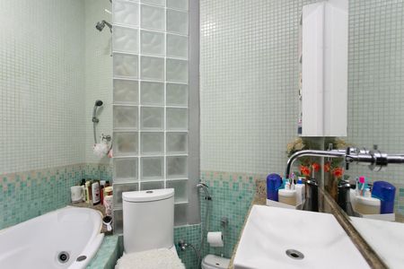 Casa de condomínio à venda com 200m², 3 quartos e 2 vagas Casa de condomínio à venda com 200m², 3 quartos e 2 vagasBanheiro 1