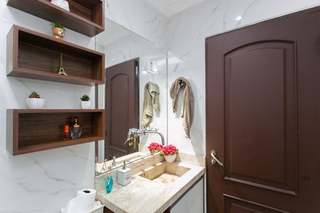 Casa de condomínio à venda com 200m², 3 quartos e 2 vagas Casa de condomínio à venda com 200m², 3 quartos e 2 vagasBanheiro 2