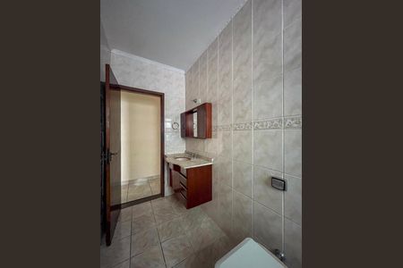 Casa para alugar com 200m², 4 quartos e 4 vagas Casa para alugar com 200m², 4 quartos e 4 vagasCasa 2 - Banheiro