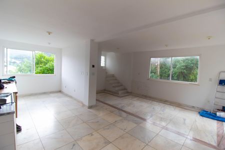 Casa para alugar com 2 quartos, 599m² em Piratininga, Niterói