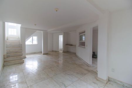 Casa para alugar com 599m², 2 quartos e 2 vagas
