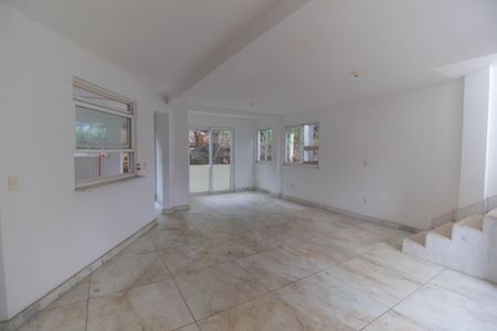 Casa para alugar com 599m², 2 quartos e 2 vagas